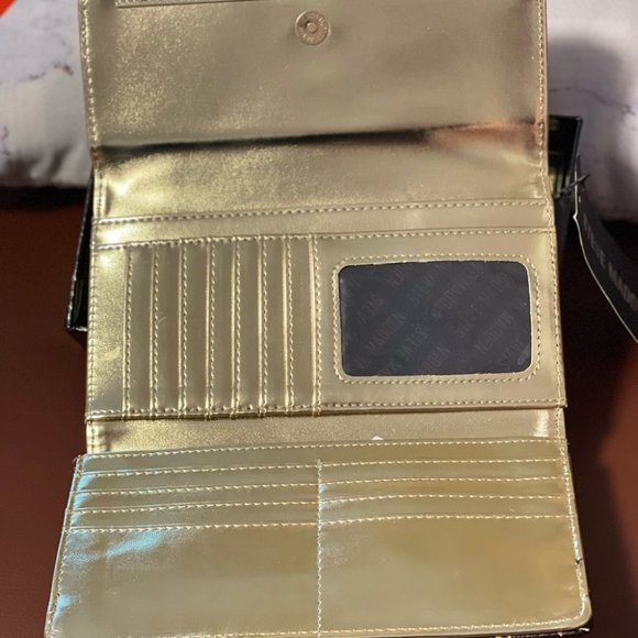 STEVE MADDEN LOGO BAR TRIFOLD WALLET IN GIFT BOX - Picture 12 of 16